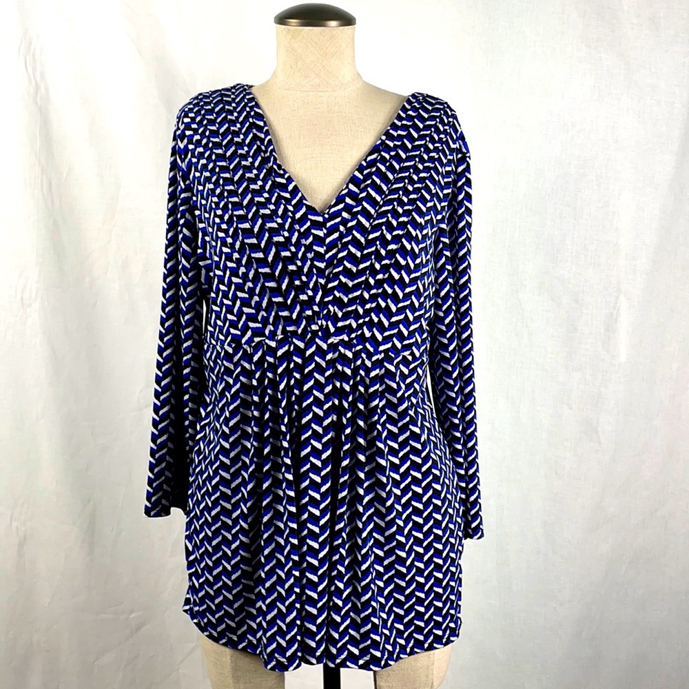 Daisy Fuentes knit top